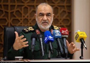 هنرمندان سازندگان هویت حقیقت ملت‌ها هستند