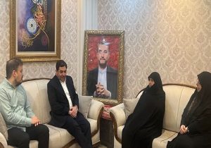ادای احترام و تقدیر  مخبر از خانواده شهید امیرعبداللهیان