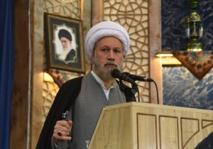 امام جمعه شیراز: جامعه ایرانی تسلیم‌ ناپذیر است
