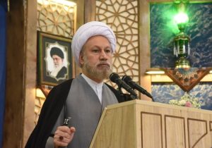 امام جمعه شیراز: خرمشهرهای زیادی برای فتح در پیشروی ملت ایران است