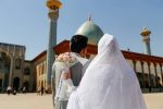 برگزاری مراسم عقد ازدواج ۱۲ زوج جوان در حرم شاهچراغ (ع)