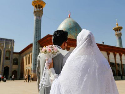 برگزاری مراسم عقد ازدواج ۱۲ زوج جوان در حرم شاهچراغ (ع)