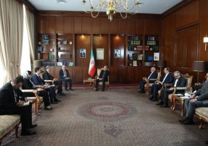 تاکید بر تقویت روابط با همسایگان بر پایه اشتراکات فرهنگی و تاریخی