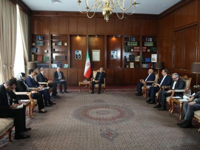 تاکید بر تقویت روابط با همسایگان بر پایه اشتراکات فرهنگی و تاریخی