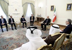 دانشگاهیان مسلمان برای حل مشکلات کشورهای اسلامی همفکری کنند