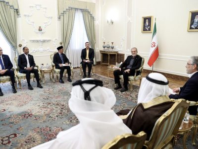 دانشگاهیان مسلمان برای حل مشکلات کشورهای اسلامی همفکری کنند