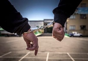 دستگیری سارق ۵۰ میلیارد ریال طلا و وجه نقد در لارستان
