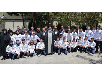 دیدار مدال آوران کاروان ورزشی دانش‌آموزی «امید ایران» با رهبر انقلاب