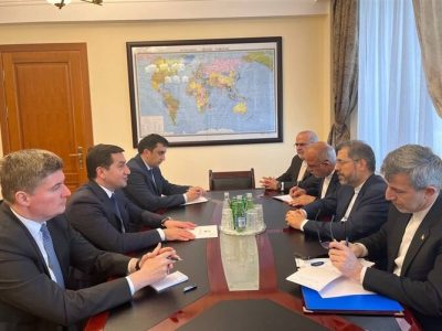دیدار«خطیب زاده» با دستیار رئیس‌جمهور آذربایجان
