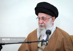 رهبر انقلاب: امدادگران ما مظهر صفات انسانی و انسان‌دوستی هستند