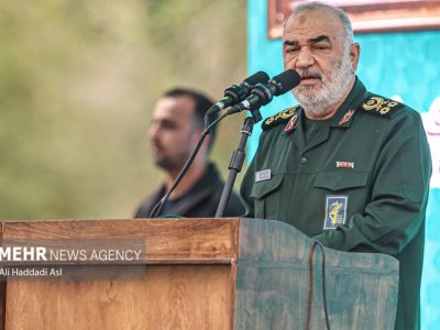 سردار سلامی: ملتی که ذلت‌ناپذیر است، شکست نمی‌خورد