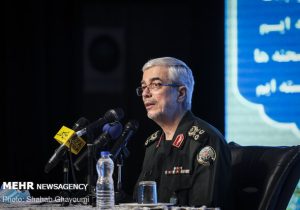 سرلشکر باقری: فراجا باید مقتدر، محبوب و مردمی باشد