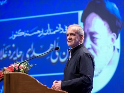 پزشکیان: دانشمندان و نخبگان برای حل مشکلات وارد میدان عمل شوند