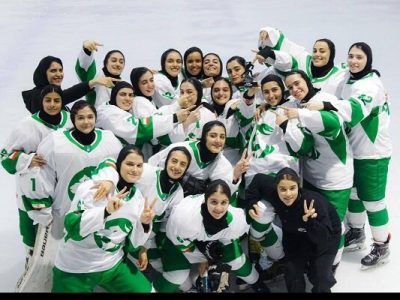تیم هاکی روی یخ دختران ایران فینالیست آسیا شد