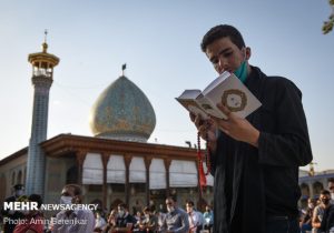 حرم شاهچراغ(ع) میعادگاه نجواگران دعای عرفه
