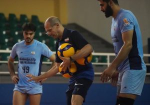 درخواست جالب پیاتزا از کمک‌هایش: به من فارسی یاد بدهید!
