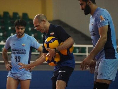 درخواست جالب پیاتزا از کمک‌هایش: به من فارسی یاد بدهید!