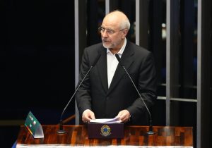 قالیباف: آمریکا در تلاش است حق طبیعی ایران برای غنی‌سازی را انکار کند