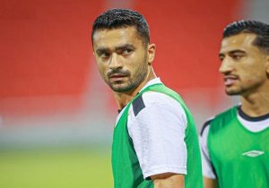 کریمی: داور ما را خیلی عصبانی کرد؛ مهاجم قطر باید اخراج می شد